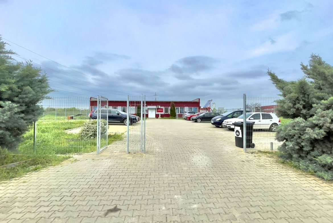 Clădire de birouri cu 12 parcări în incintă privată, UTA2, Arad - foto 8