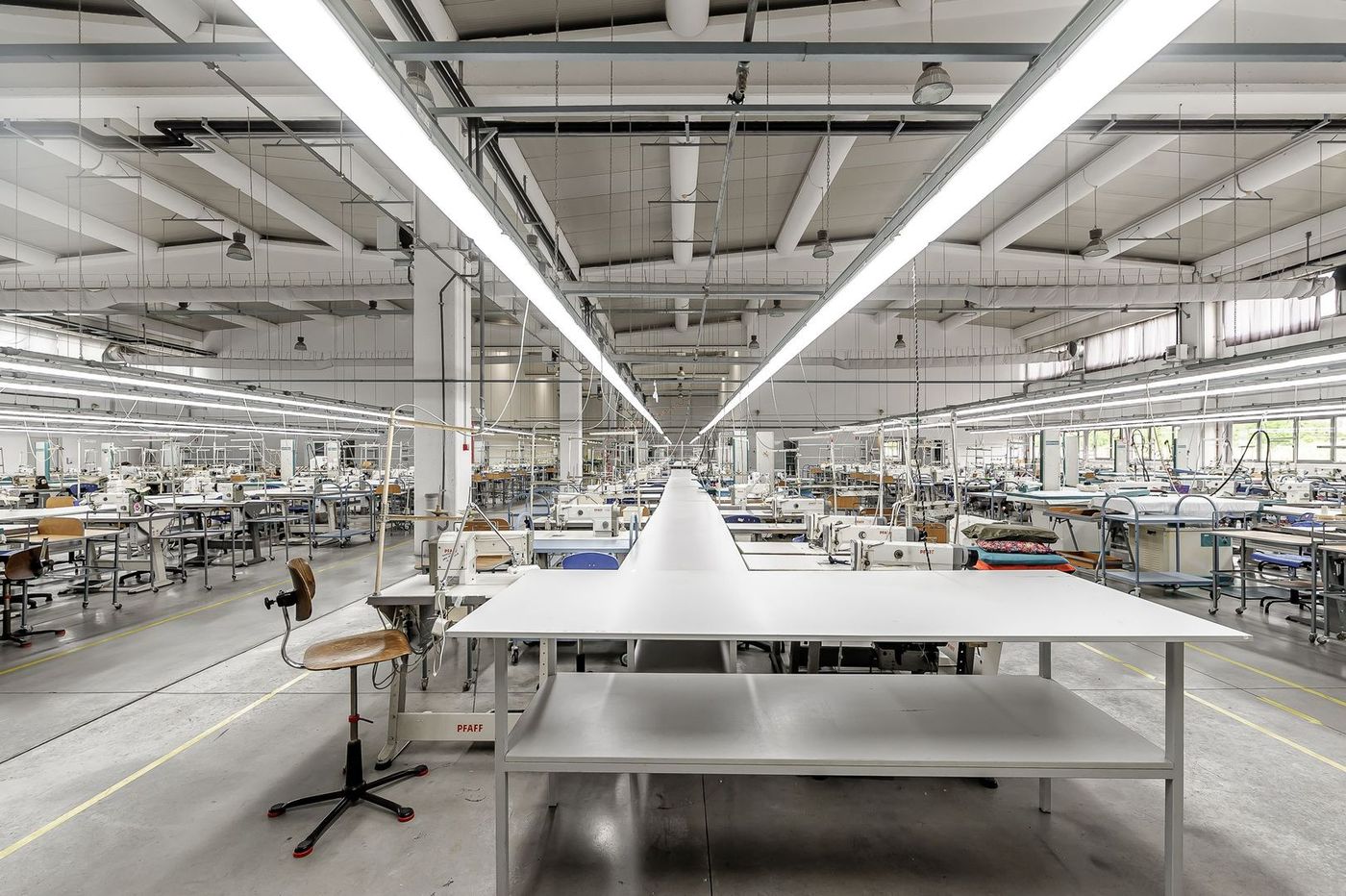 Hală de producție și depozitare cu birouri în Arad - foto 3