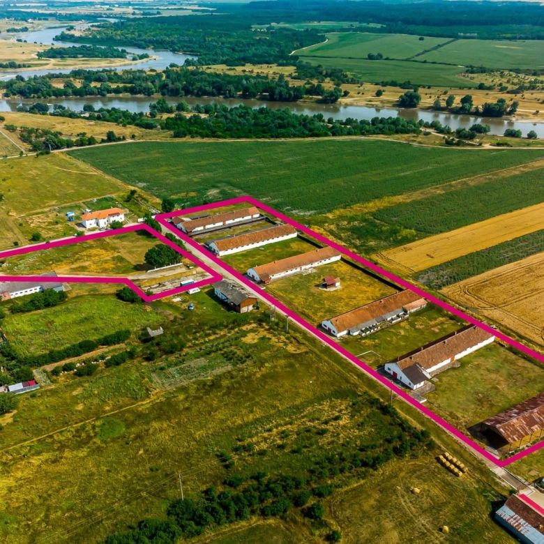 Fermă Mândruloc 2,5 ha - Imagine principala