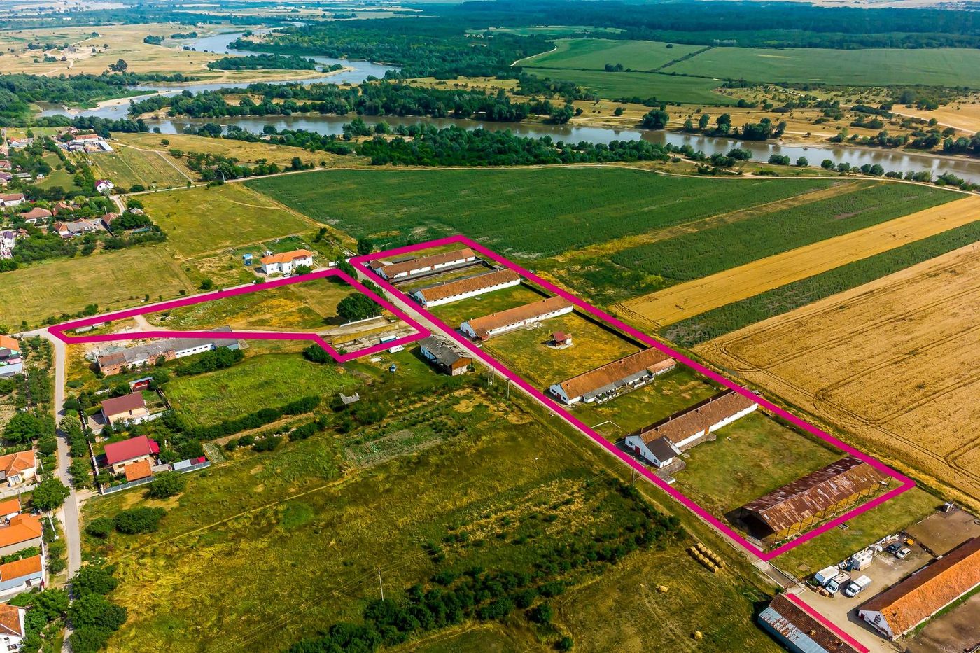 Fermă Mândruloc 2,5 ha - Imagine principala