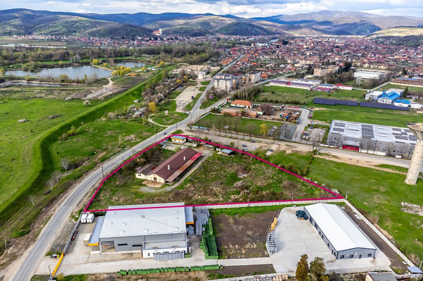 Hala industrială cu teren 10.495 mp – potențial supermarket, Lipova - Imagine principala