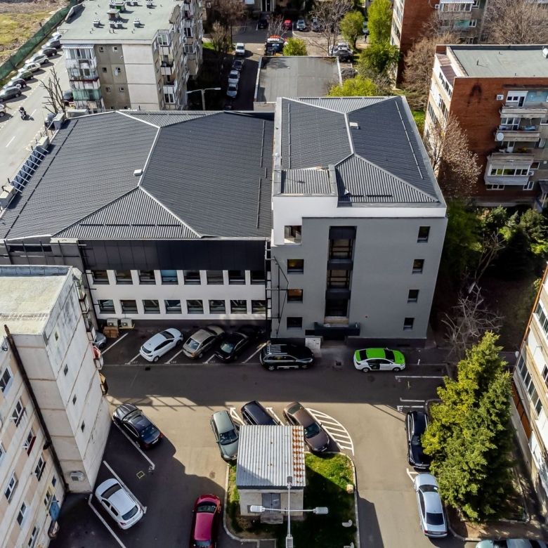 Spațiu modern de inchiriat destinat clinicilor sau companiilor - Imagine principala