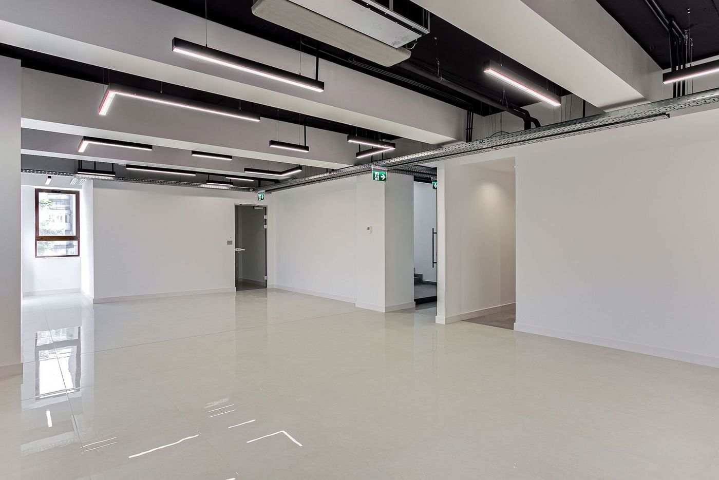 Spațiu modern de inchiriat destinat clinicilor sau companiilor - foto 7 Spațiu modern de inchiriat destinat clinicilor sau companiilor - foto 7