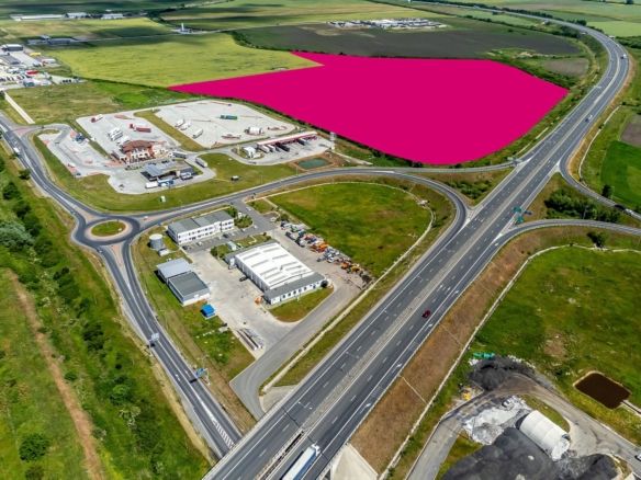 Investiție strategică: Teren cu PUZ pentru un parc logistic - Imagine principala