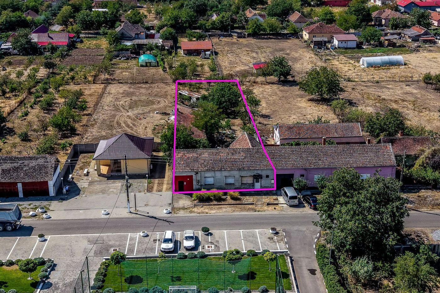 Casă, gospodărie cu teren de 1.345 mp în Galșa-Șiria - Imagine principala