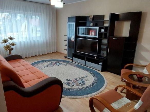 De închiriat apartament cu 3 camere, etaj 1, Siderurgistilor, 400 euro - Imagine principala
