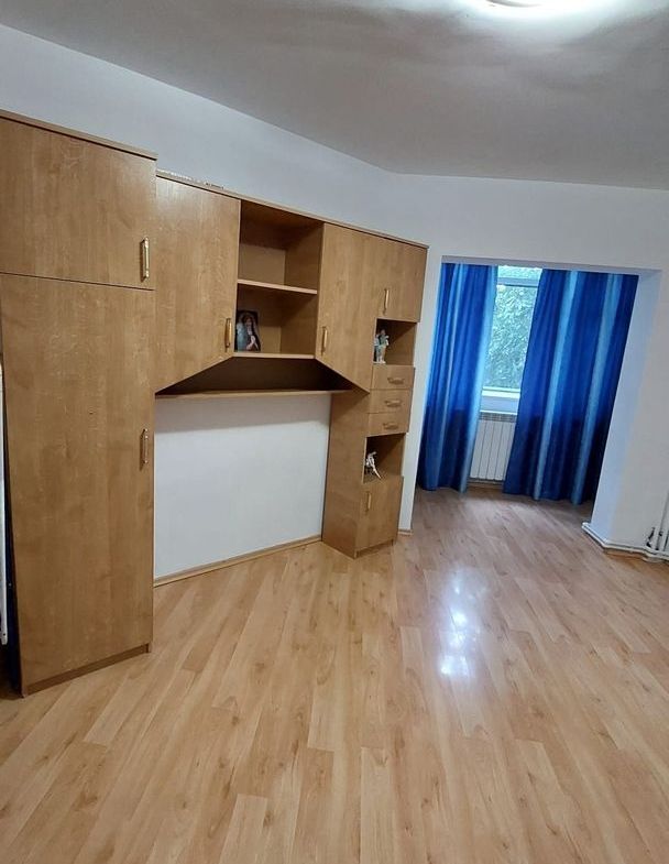 De închiriat apartament cu 3 camere, etaj 1, Siderurgistilor, 400 euro - foto 2