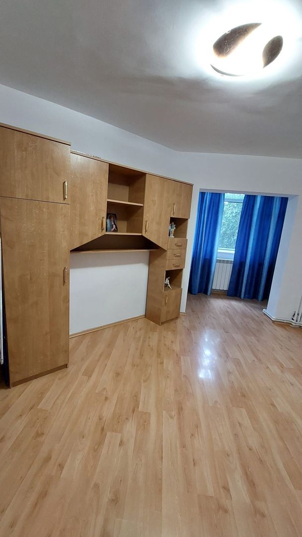 De închiriat apartament cu 3 camere, etaj 1, Siderurgistilor, 400 euro - foto 2 De închiriat apartament cu 3 camere, etaj 1, Siderurgistilor, 400 euro - foto 2