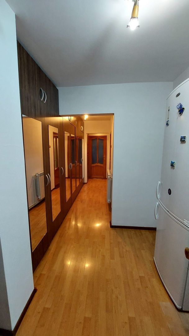 De închiriat apartament cu 3 camere, etaj 1, Siderurgistilor, 400 euro - foto 8 De închiriat apartament cu 3 camere, etaj 1, Siderurgistilor, 400 euro - foto 8