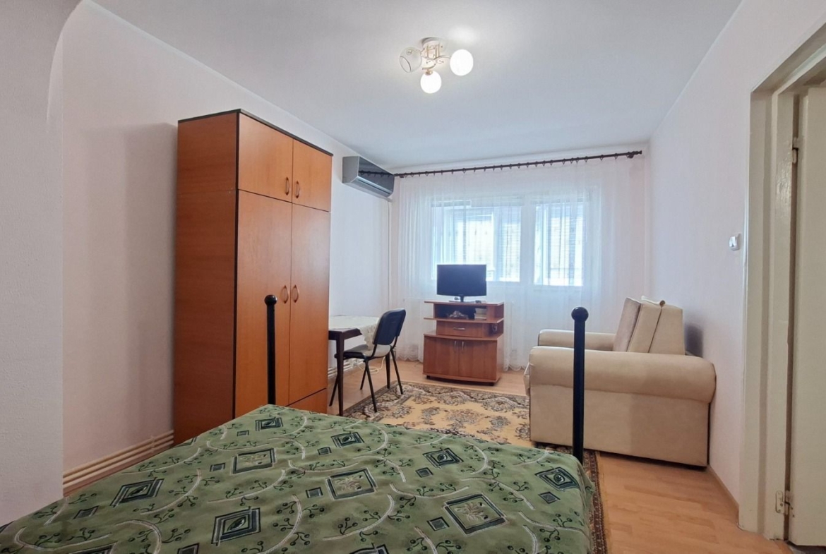 De inchiriat apartament cu o camera, etaj 1, Faleza, 285 euro - foto 3