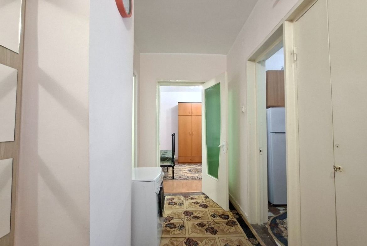 De inchiriat apartament cu o camera, etaj 1, Faleza, 285 euro - foto 5