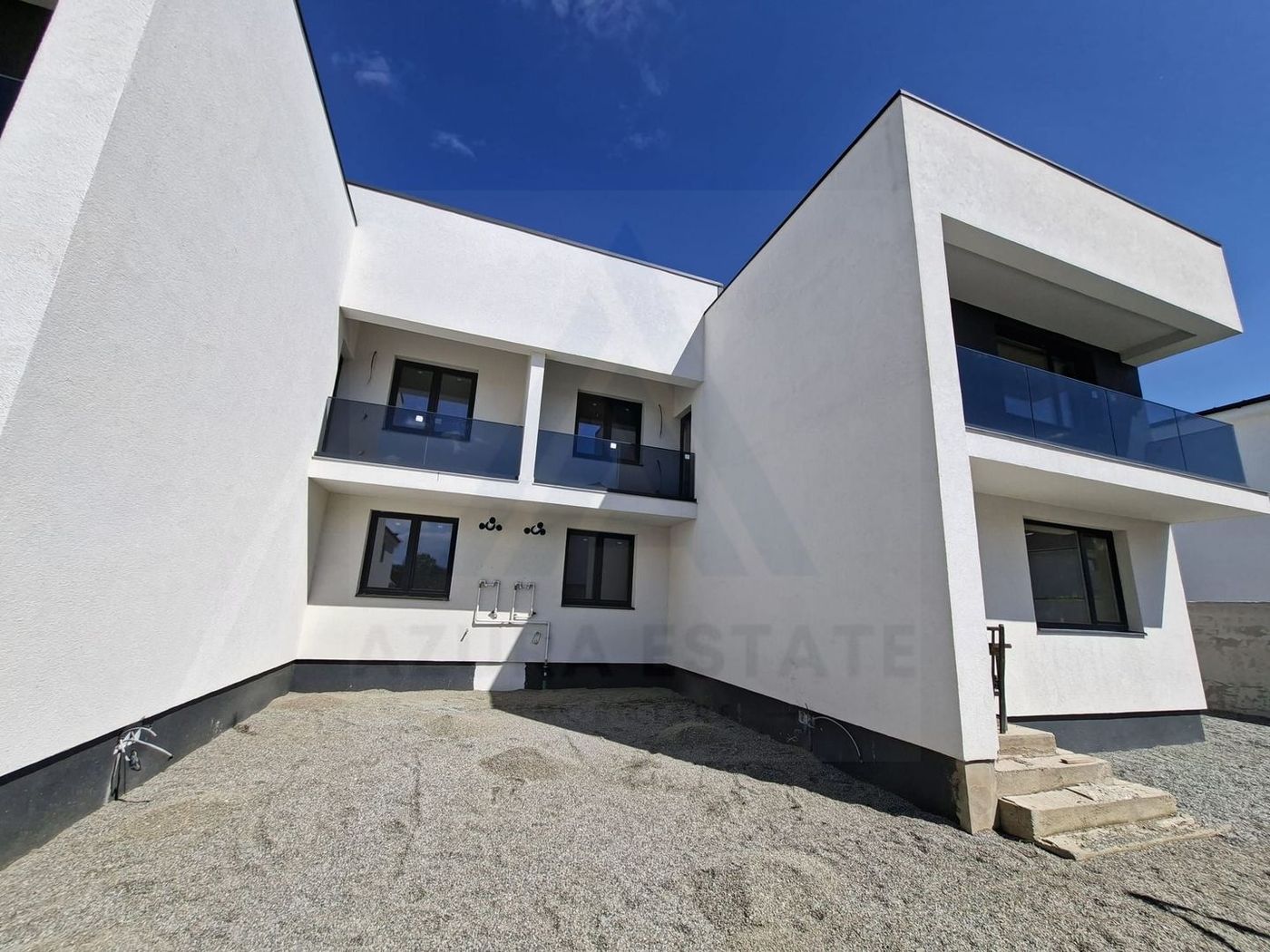 Casa moderna 3 camere 2 bai si curte 170 mp in zona Arhitectilor - Imagine principala