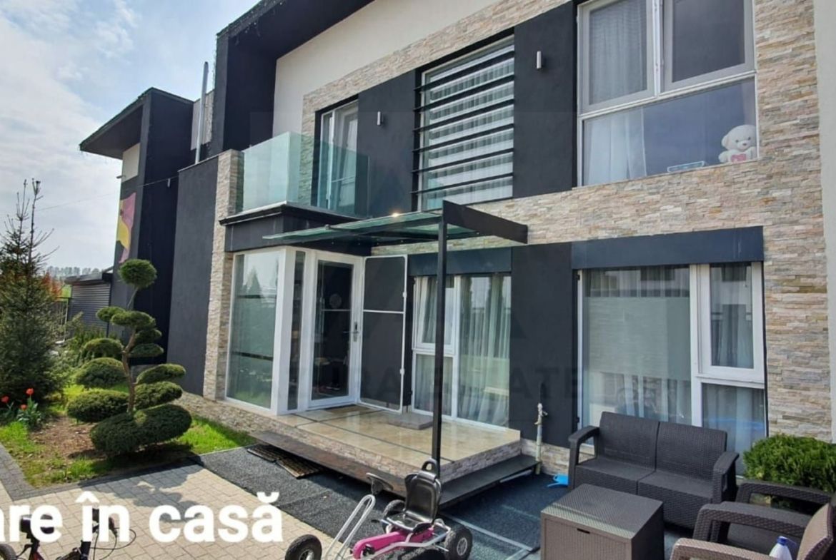 Vila ultrafinisata 550 mp utili si 2000 mp teren amenajat in Sibiu - foto 3