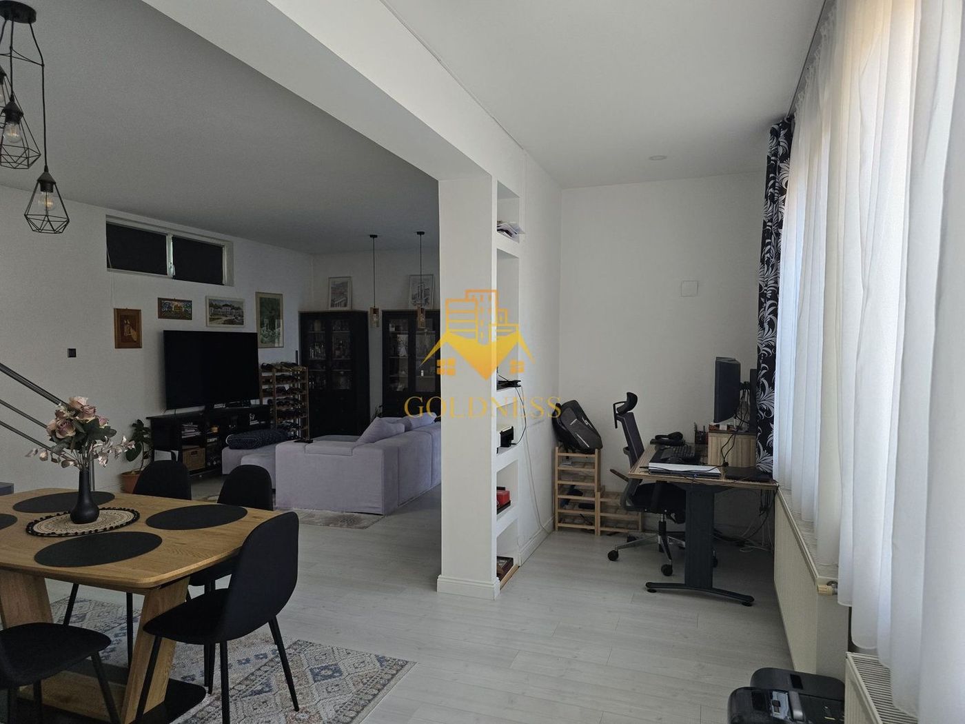 Casa 4 camere, Central, Cipariu, Titulescu, Brâncuși, Parcare - foto 2