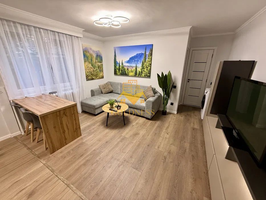 2 Camere Open Space, Gheorgheni, Transylvania College, Panemar, Engels - foto 2