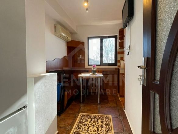 Garsoniera moderna decomandata mobilată utilată zona Dacia - foto 3