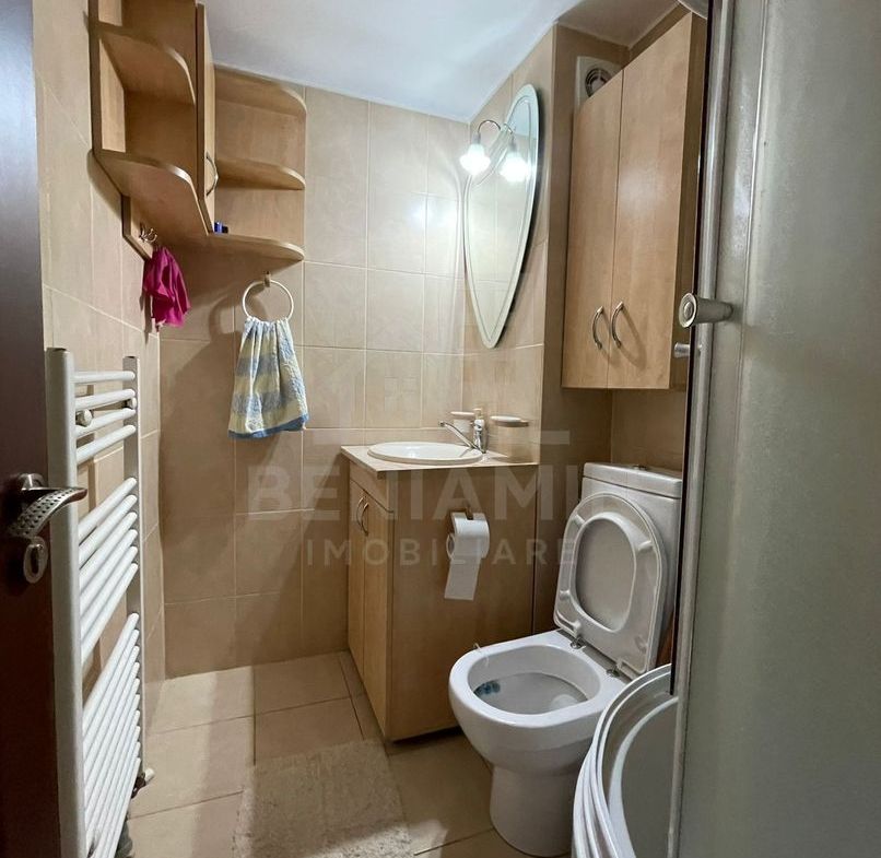 Garsoniera moderna decomandata mobilată utilată zona Dacia - foto 4