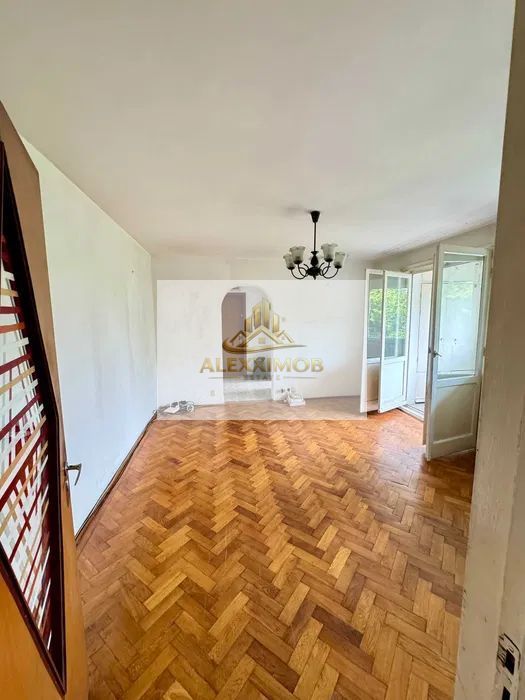 Apartament 3 Camere de Vanzare - 70 mp - Bd. Alexandru Obregia - foto 4