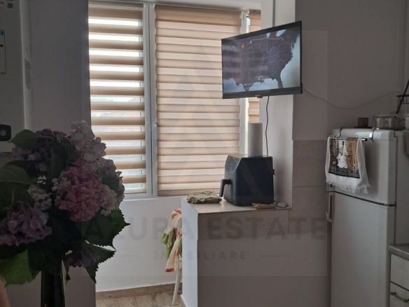 Garsoniera decomandata 44 mp utili etaj 1 zona Lazaret - foto 2