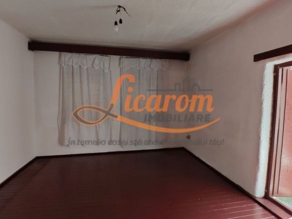 Blumana Proprietate singur in curte,2 corpuri de casa, fara amenajari - foto 3