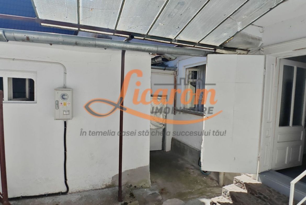 Blumana Proprietate singur in curte,2 corpuri de casa, fara amenajari - foto 4
