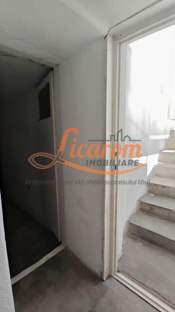 Blumana Proprietate singur in curte,2 corpuri de casa, fara amenajari - foto 7