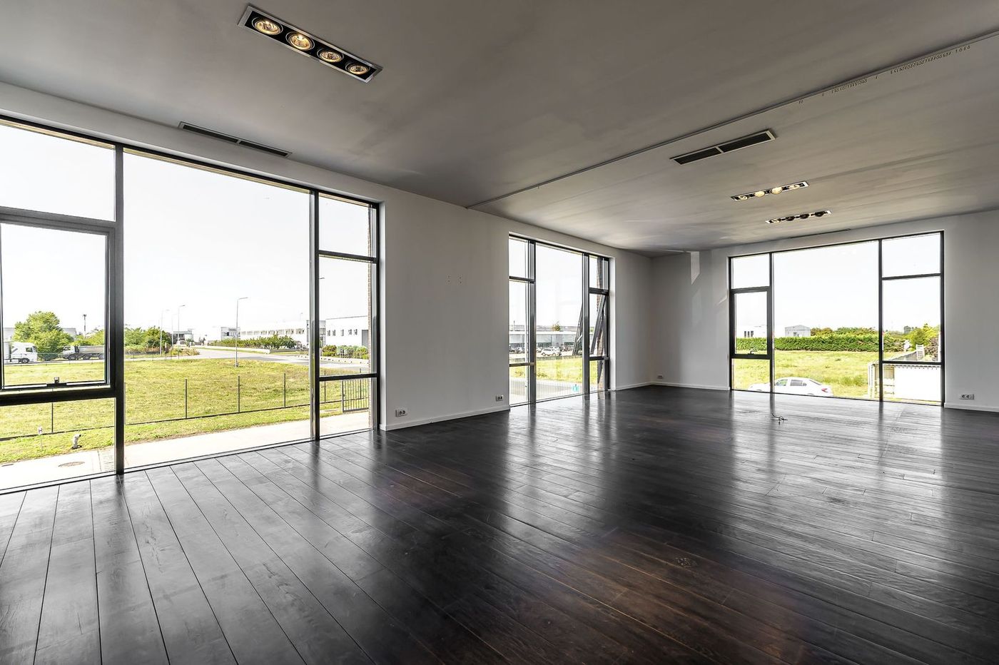 Birouri Premium de 304 mp în Zona Industrială Vest Arad - foto 2