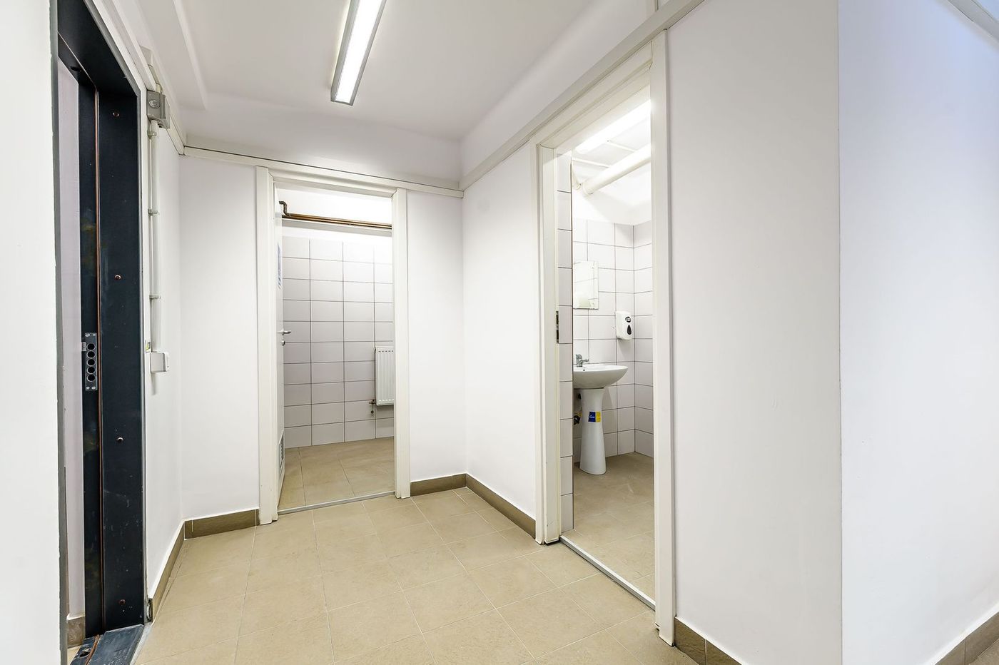 Spațiu de închiriat central - foto 3 Spațiu de închiriat central - foto 3