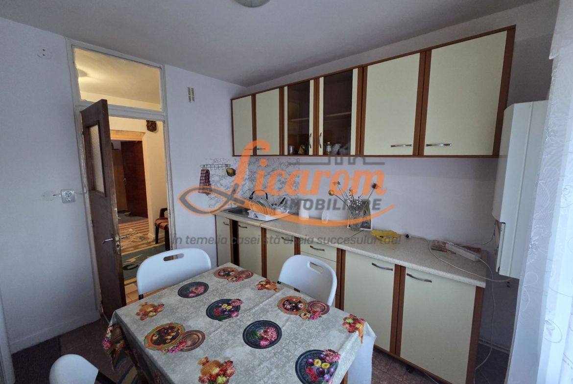 Apartament 3 camere Carpatilor aproape de Spitalul Judetean - foto 2