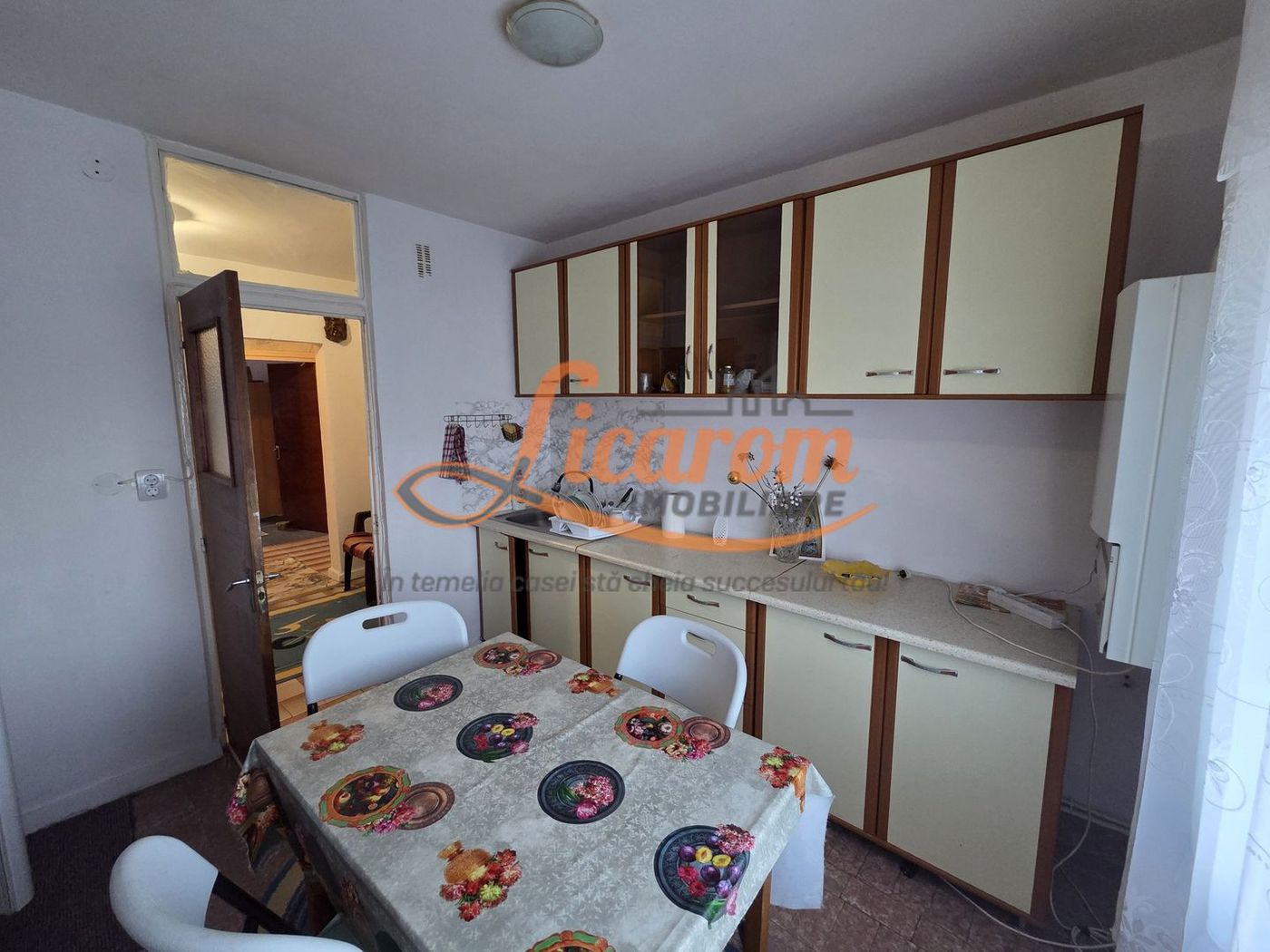 Apartament 3 camere Carpatilor aproape de Spitalul Judetean - foto 2