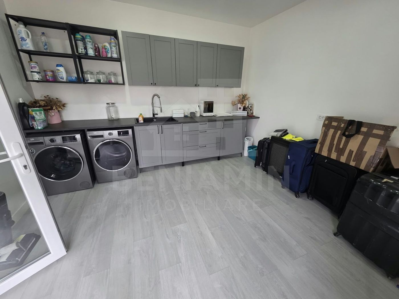 Casa de vanzare in Romanesti cu teren 1200mp mobilata utilata - foto 2