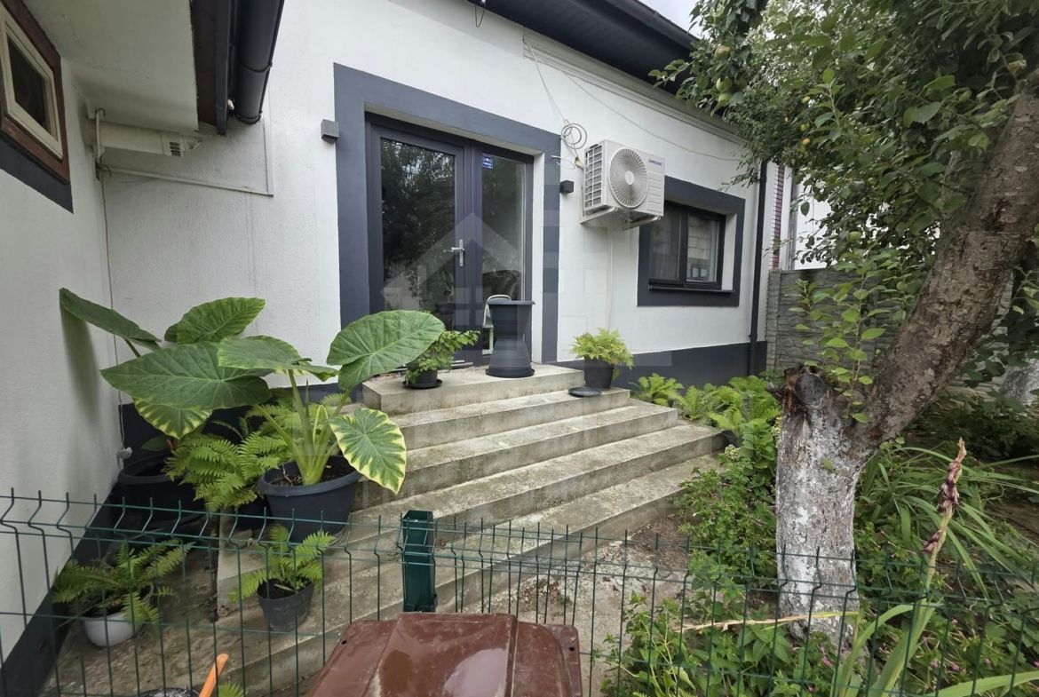 Casa de vanzare in Romanesti cu teren 1200mp mobilata utilata - foto 4