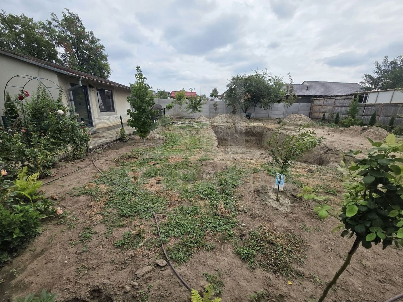 Casa de vanzare in Romanesti cu teren 1200mp mobilata utilata - foto 6