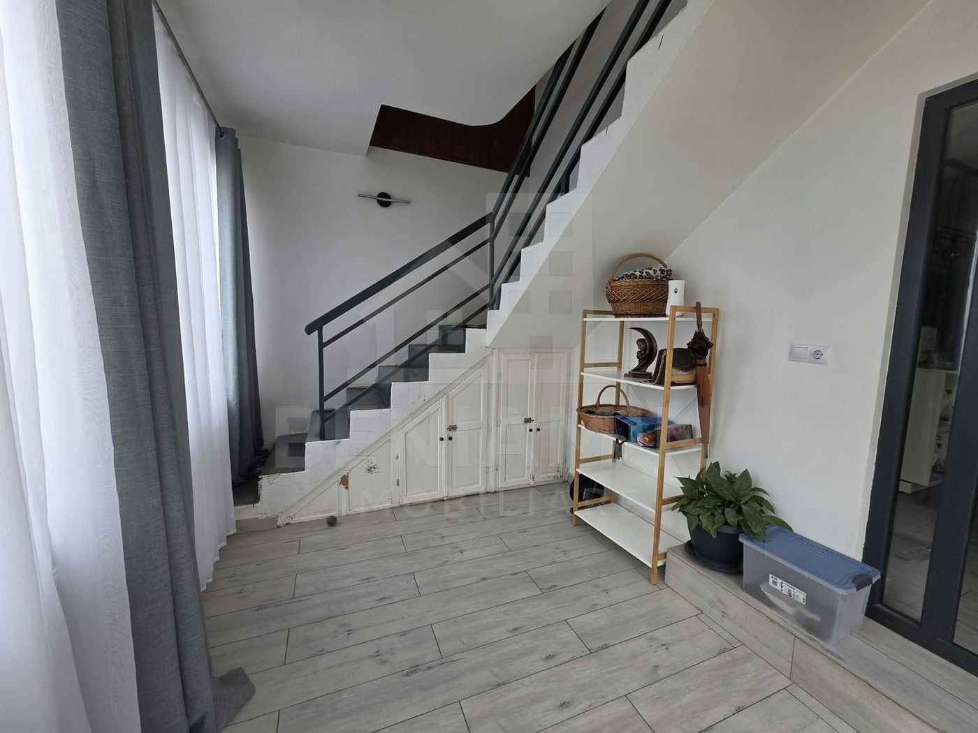 Casa de vanzare in Romanesti cu teren 1200mp mobilata utilata - foto 7
