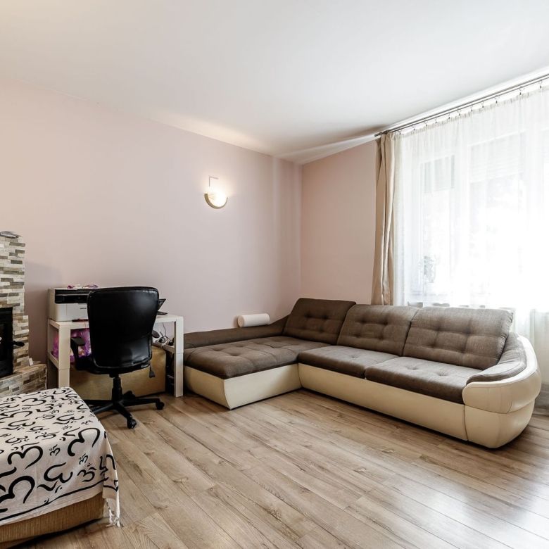 Apartament 2 camere spatios la casa individuala zona Centru Arad - Imagine principala