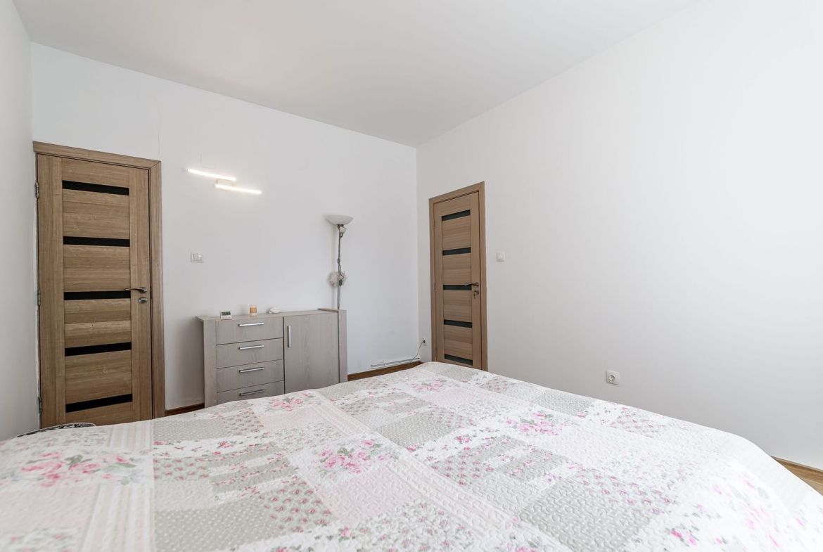 Apartament 2 camere spatios la casa individuala zona Centru Arad - foto 3