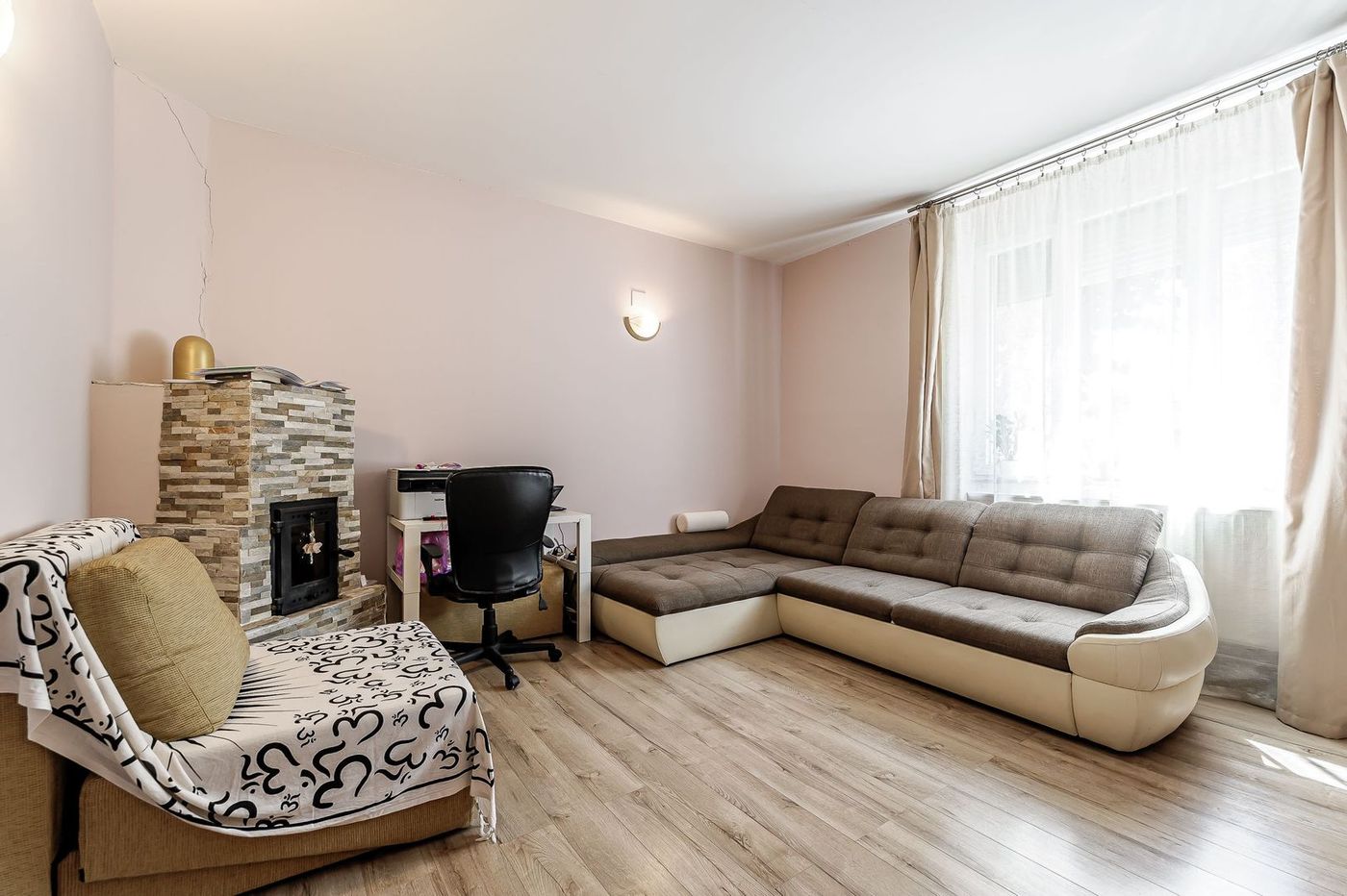 Apartament 2 camere spatios la casa individuala zona Centru Arad - foto 6