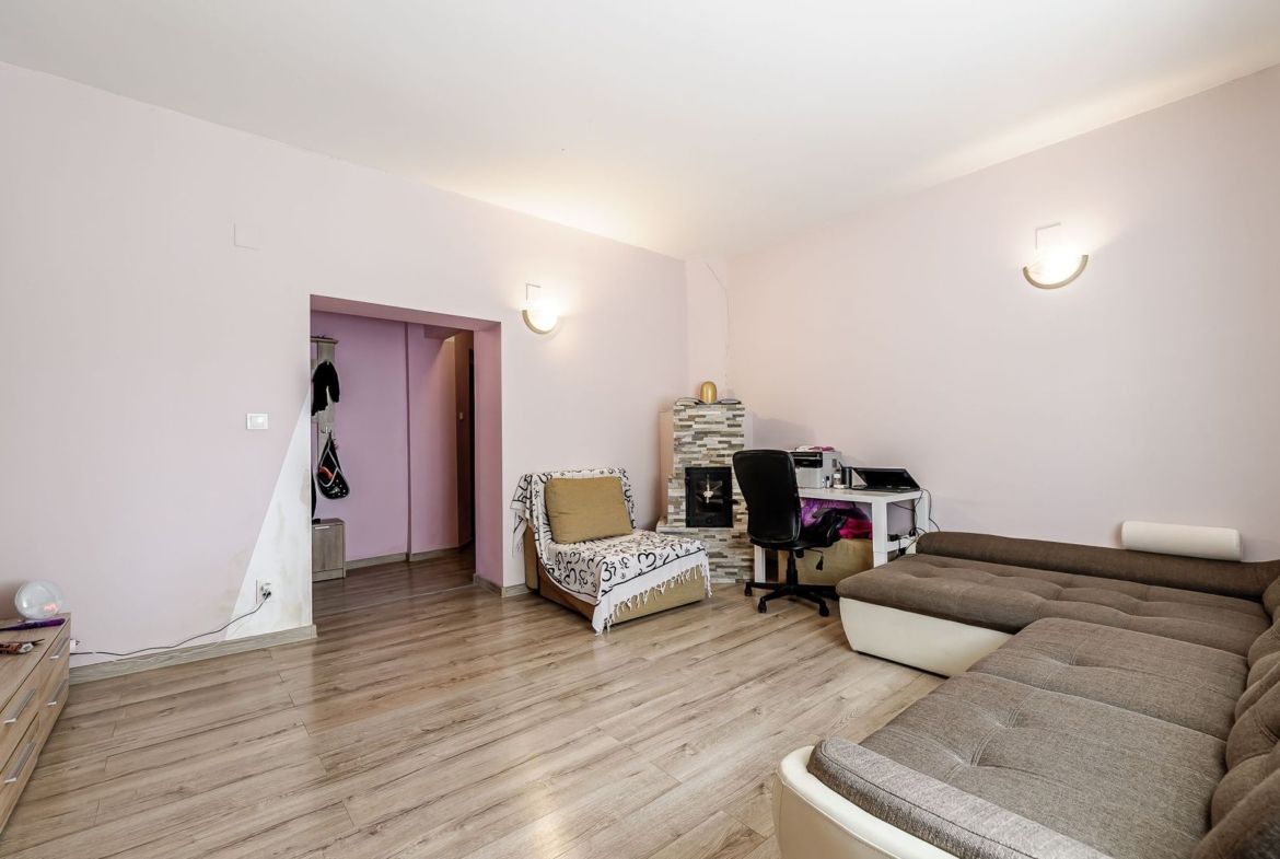 Apartament 2 camere spatios la casa individuala zona Centru Arad - foto 7
