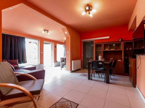 Casa Solida cu Mansarda in Zona Excelenta Parneava - foto 2