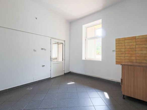 Spațiu comercial de vânzare în zona Centrală,  str Șaguna, Arad - foto 2