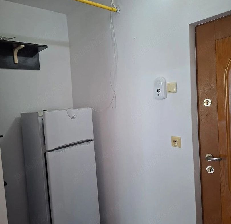 De inchiriat apartament cu o camera, I. C. Frimu, et. 4/4, 1250 lei - foto 4
