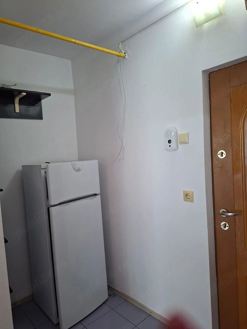 De inchiriat apartament cu o camera, I. C. Frimu, et. 4/4, 1250 lei - foto 4