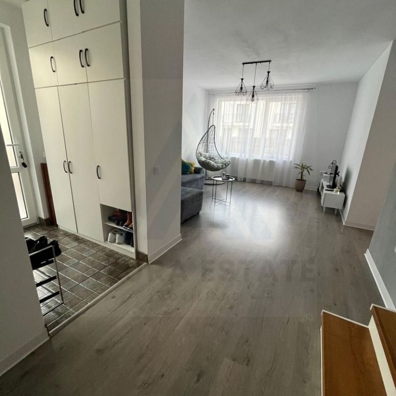 Casa utilata 4 camere 2 bai terasa si teren 210 mp in Arhitectilor - Imagine principala