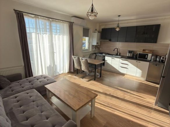Apartament utilat 3 camere etaj 1 balcon 10 mp si parcare in Terezian - Imagine principala