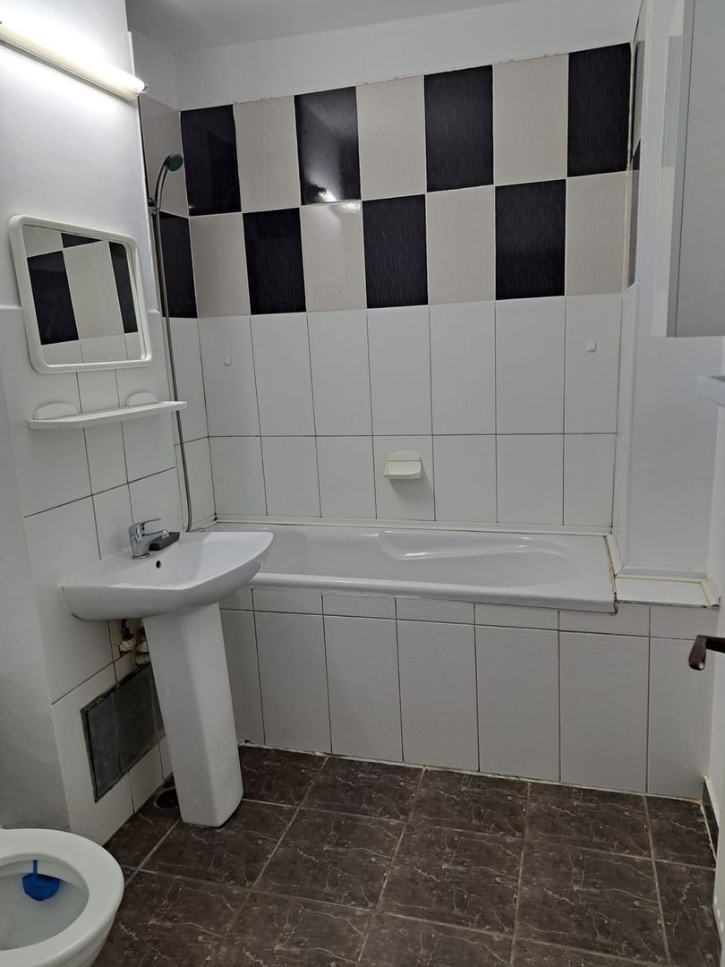 De inchiriat apartament cu o camera, Gara, etaj 4, 300 euro - foto 3