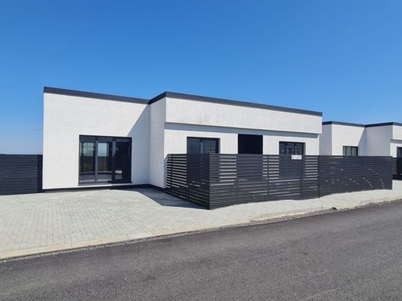 Casa individuala finalizata intabulata 4 camere Cartier Izvor Tarlungeni Brasov - Imagine principala