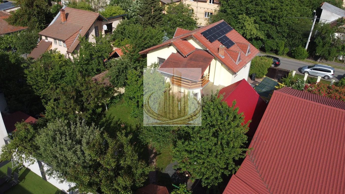 Casă P+E+Pod înalt, teren 574 mp, garaj și fotovoltaice – Zona Lipovei - Imagine principala