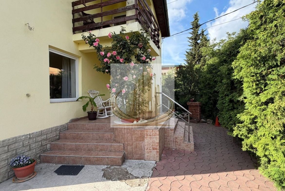 Casă P+E+Pod înalt, teren 574 mp, garaj și fotovoltaice – Zona Lipovei - foto 3