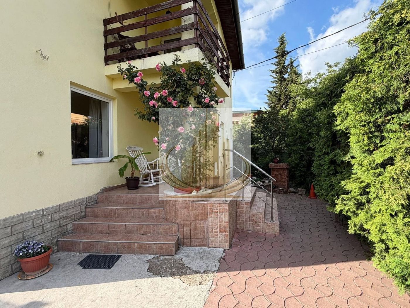 Casă P+E+Pod înalt, teren 574 mp, garaj și fotovoltaice – Zona Lipovei - foto 3