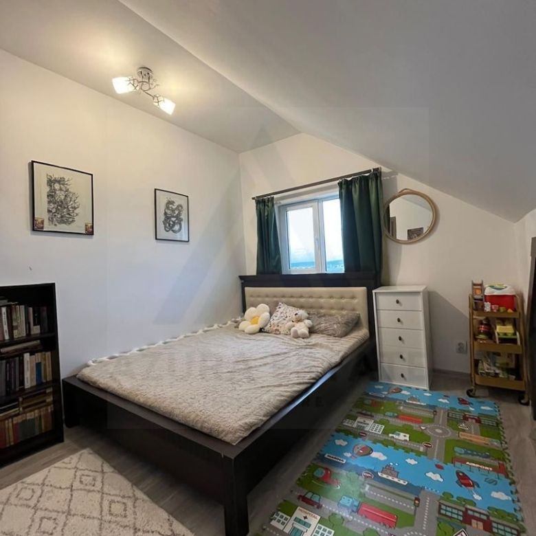 Apartament 3 camere 2 balcoane bucatarie inchisa in zona Strand II - Imagine principala